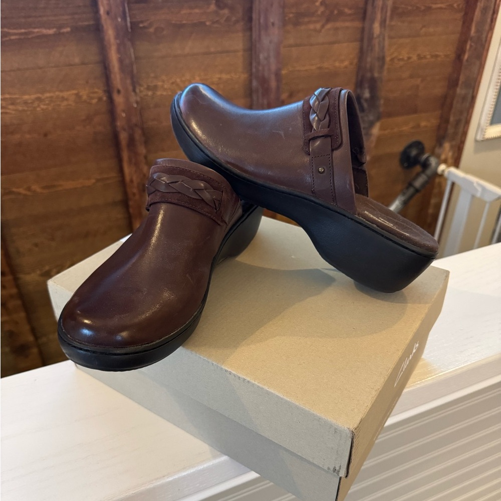 BRAND NEW Clarks Collection Soft Cushion Sole Brown Leather Clog